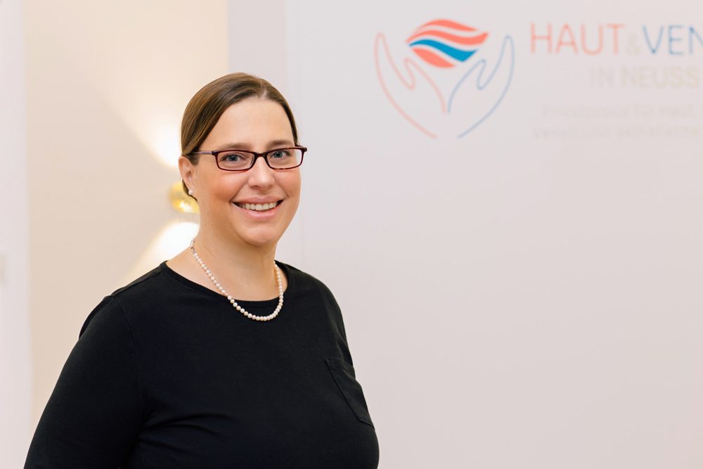 Hautärztin Neuss - Dr. Lilian Vourvouli-Rickers - Team - Monika Schmitz